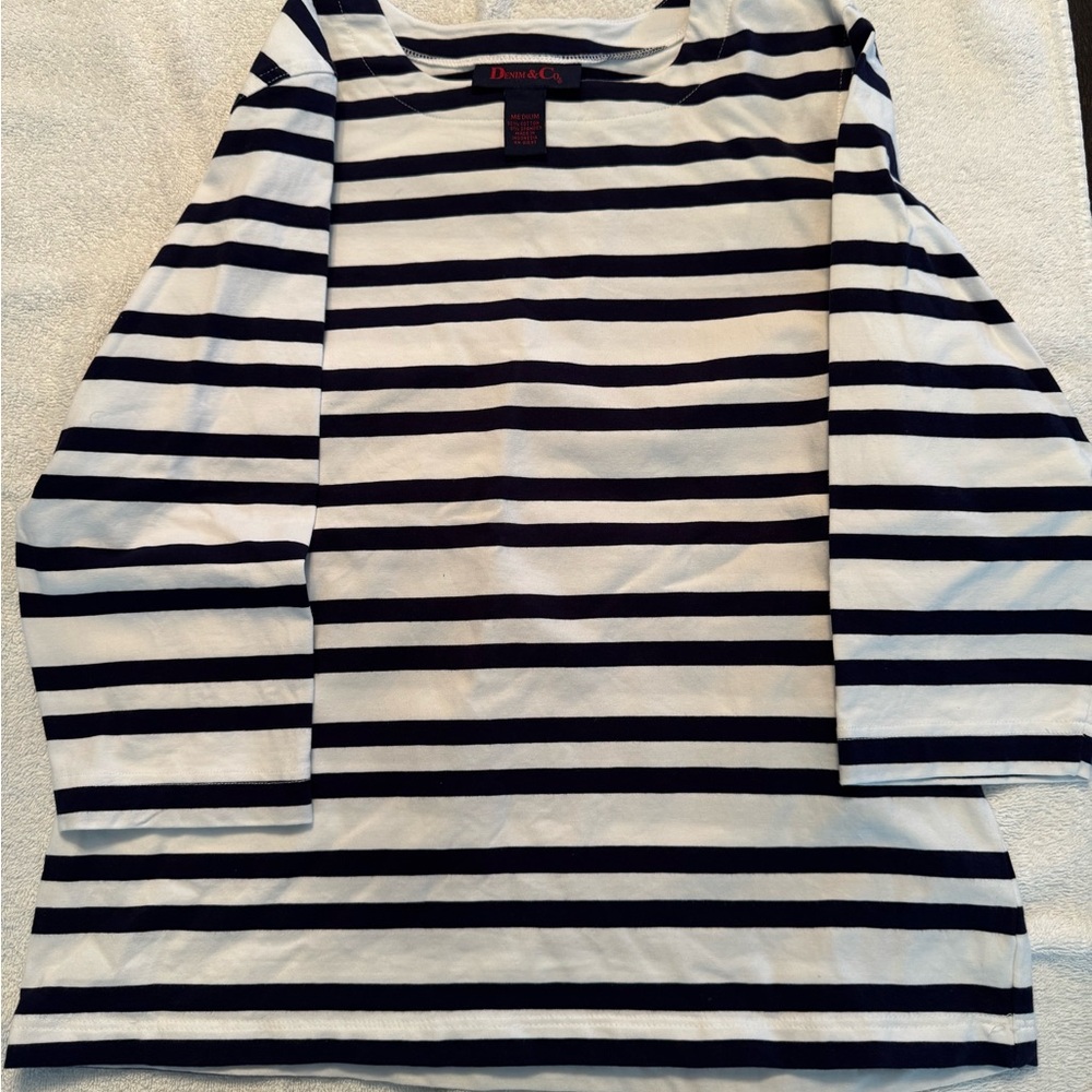 Striped Black and White Long Sleeve Top